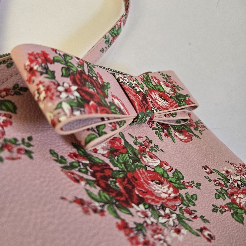 Betsey Johnson pink floral roses faux leather cross body with chain bow accent - Picture 5 of 12
